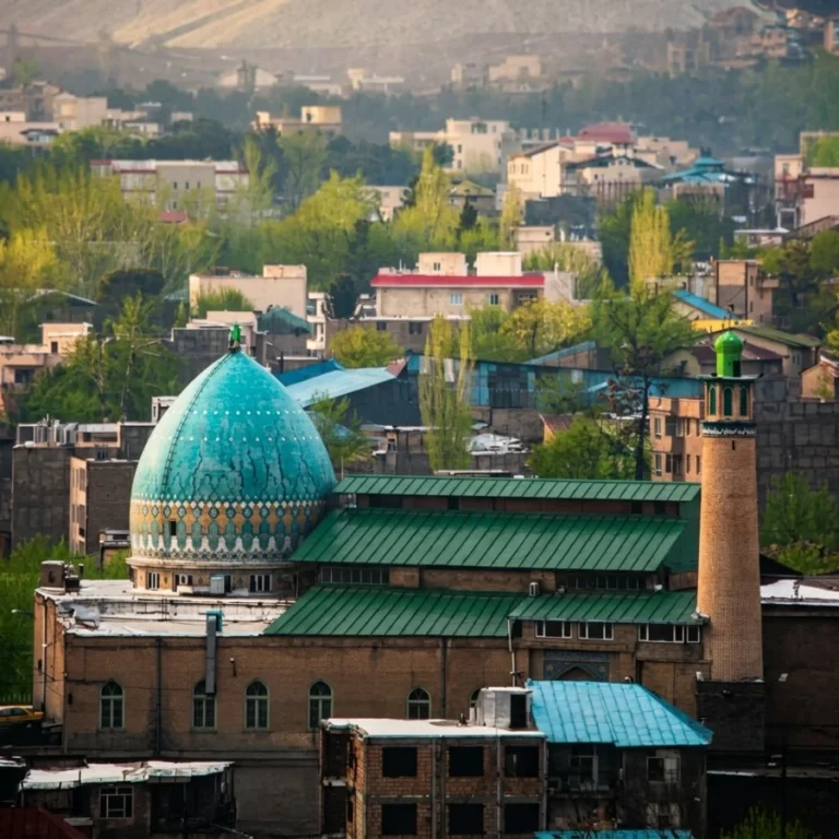 امام جمعه دماوند: دشمنان به دنبال «بلعیدن ایران» هستند؛ سپر دفاعی ما حفظ وحدت و تقویت تولید است